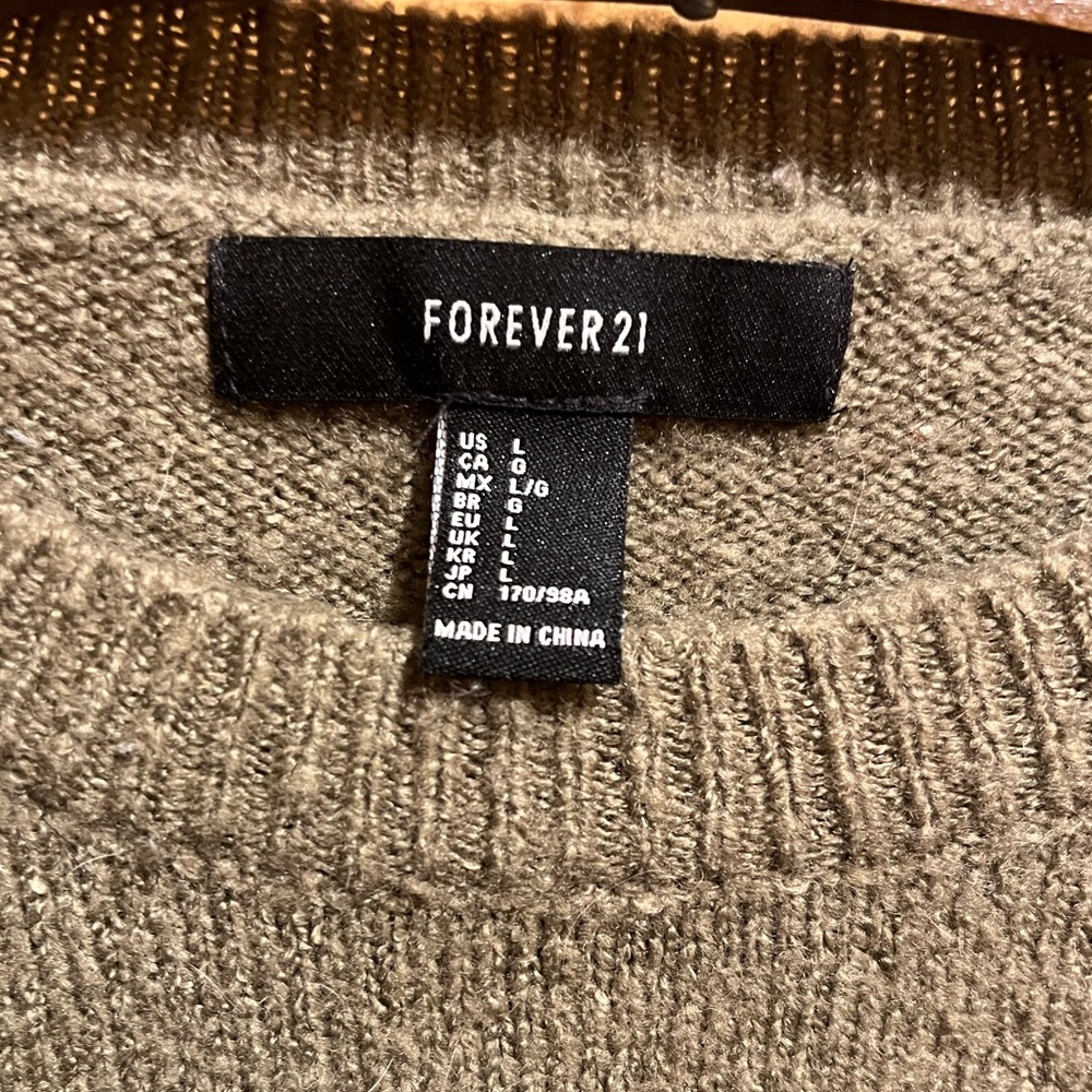 Army green sweater, size L - Picture 2 of 3